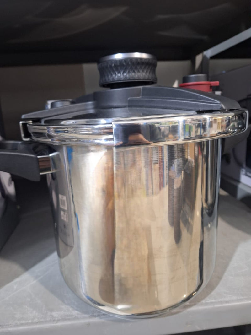 5-piece stainless steel pressure cooker set